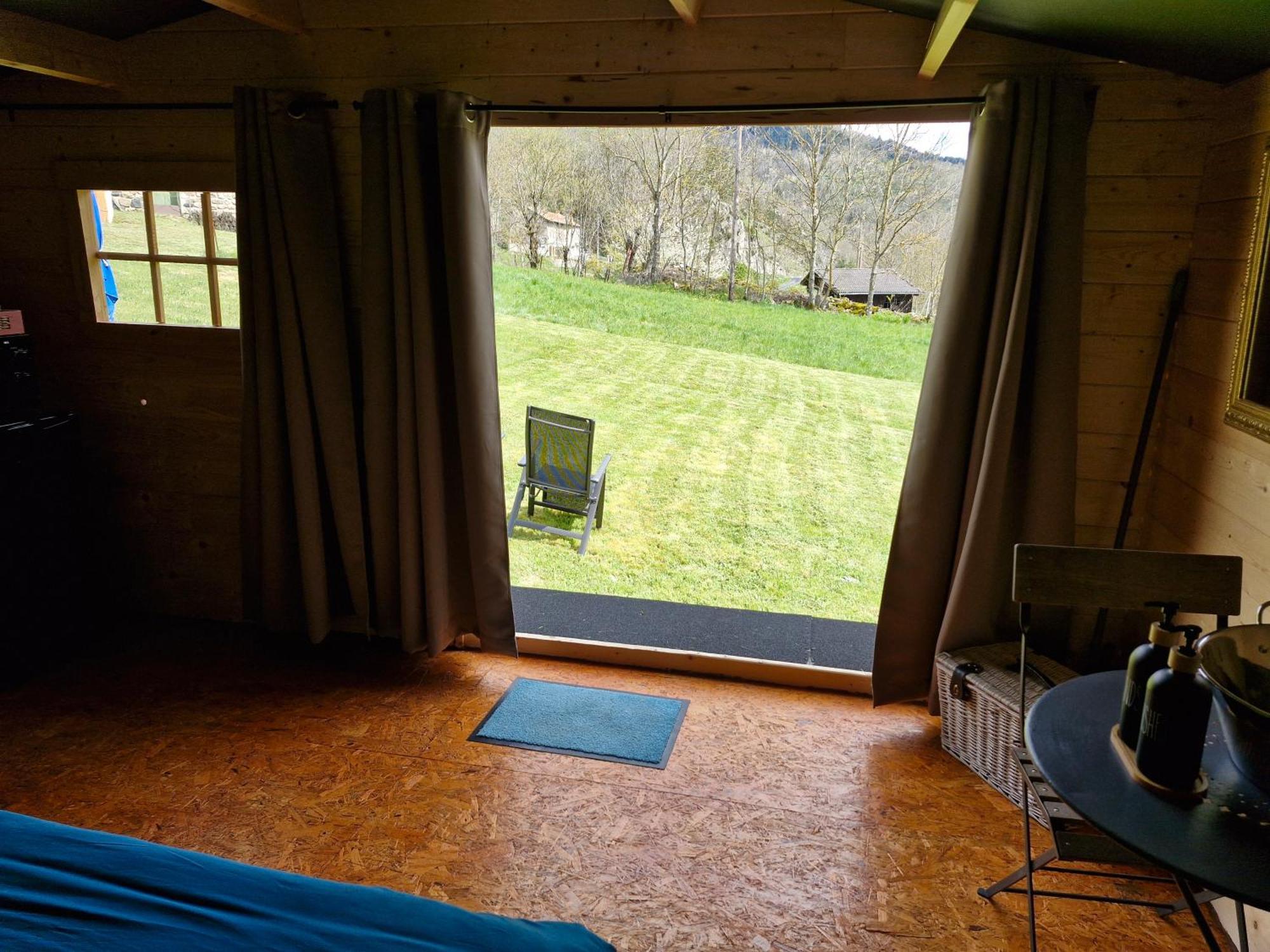 La Cabane Des Lucioles Saint-Julien-Boutieres Zimmer foto